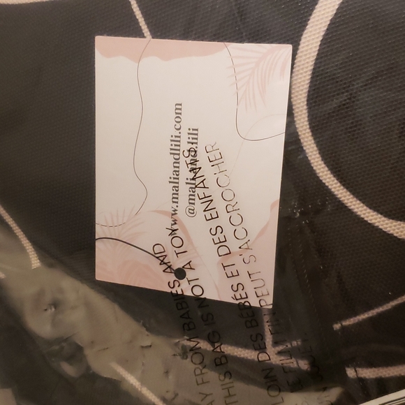 Mali & Lili Weekender Bag - Picture 7 of 9